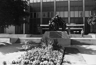 United Empire Loyalist Statue in Courthouse Square