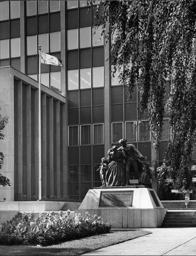 United Empire Loyalist Statue in Courthouse Square